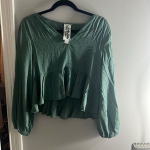 Sadie and Sage cute green womens blouse